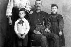 1890-00-00-ArnoldGT1861-Family