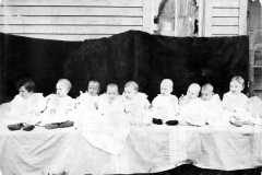 1907-00-00-Mothers-of-babies-BalitzLW1906