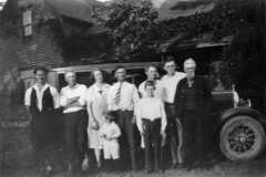 1928-00-00-Balitz-Arnold-Family-with-Ernie