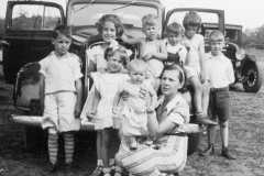 1935-00-00-ArnoldLD1929-far-right