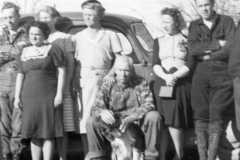 1940-00-00-Arnold-Balitz-Family-Gathering