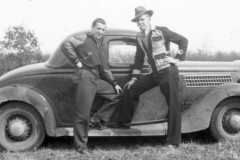 1940-00-00-ArnoldAF1921-with-unknown