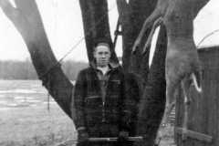 1940-00-00-Honor-Deer-Harvest-Fork-Horn-ArnoldAF1921-3