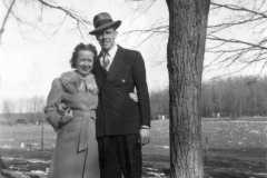 1943-04-01-ArnoldAF1921-JohnsonDoris-full-profile