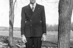 1943-04-01-ArnoldAF1921-with-suit