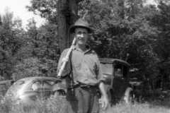 1944-07-04-ArnoldDS1890-fishing