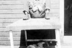 1944-09-01-ArnoldAF1921-barracks-1