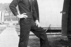 1944-09-01-ArnoldAF1921-hut-1