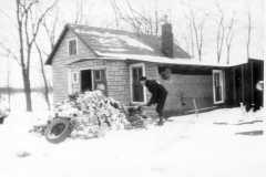 1945-00-00-Arnold-Homestead-Chopping-Wood