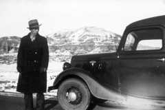 1945-00-00-MooreRE1910-car-hill
