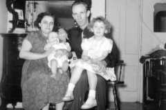 1952-11-01-ArnoldAE1917-BurringtonCharlotte-ArnoldCL1947-ArnoldRA19511