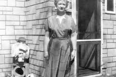 1955-05-30-JohnsonDoris-house