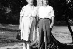 1955-10-01-BalitzTM1896-ArnoldDS1890-beach