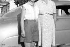 1955-10-01-BalitzTM1896-JohnsonDoris-Car