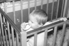 1956-09-01-ArnoldDE1956-crib-standing