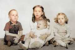 1960-00-00-ArnoldKidsx4-ArnoldJY1953-ArnoldDE1956-ArnoldGJ1958-ArnoldMJ1959-00a-Colorized