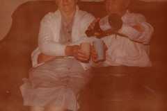 1964-07-03-Bexley-BalitzTM1896-ArnoldDS1890-Pouring-Champagne-02