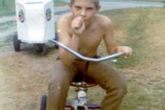 1970-09-01-Bexley-Popsicle-Cart-Mike