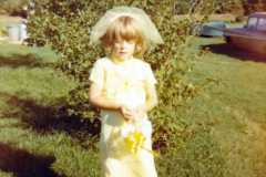 Teresa Arnold was flower girl for George and Linda Hooker (Link), September 1970.