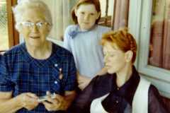 Tracie, Valerie, Eleanor, visit to Bexley from Tracie and Daniel Arnold, summer 1971.