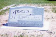 1974-05-01-Honor-Cemetery-ArnoldDS1890-BalitzTM1896-Grave-02