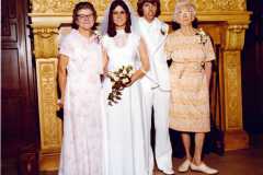 1977-08-13-BC-DanPegWedFamily-04-4x6