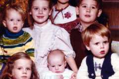 Kelly Revell 7, Gina Kniat 6, David Revell 5, Kristen Kniat 4, Bradley Kniat 2.5, Joey Arnold 1, Dave Arnold 3 months, December 1983.