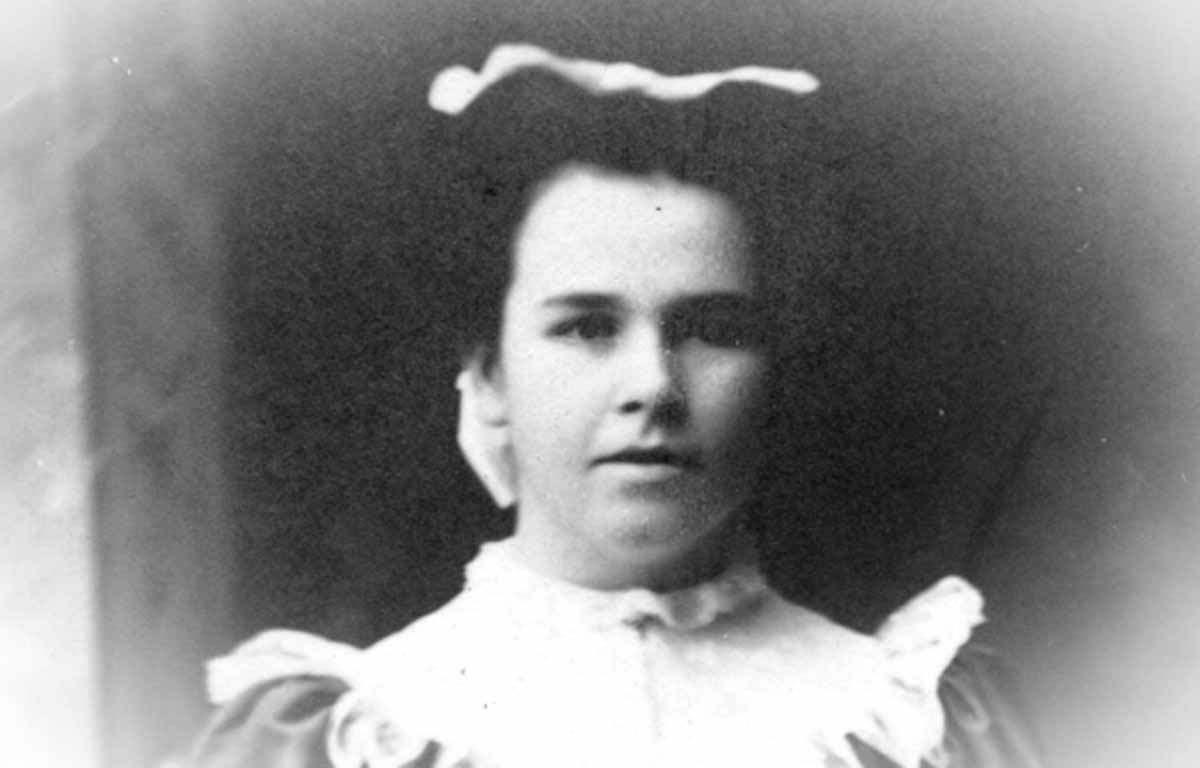 Emma Viola Arnold Biography
